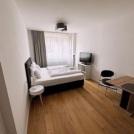 Myfavorit Apartments - Spacious Apartments Next To Puplic Transport U1 Direct Connection To Citycenter Vienna Exterior photo