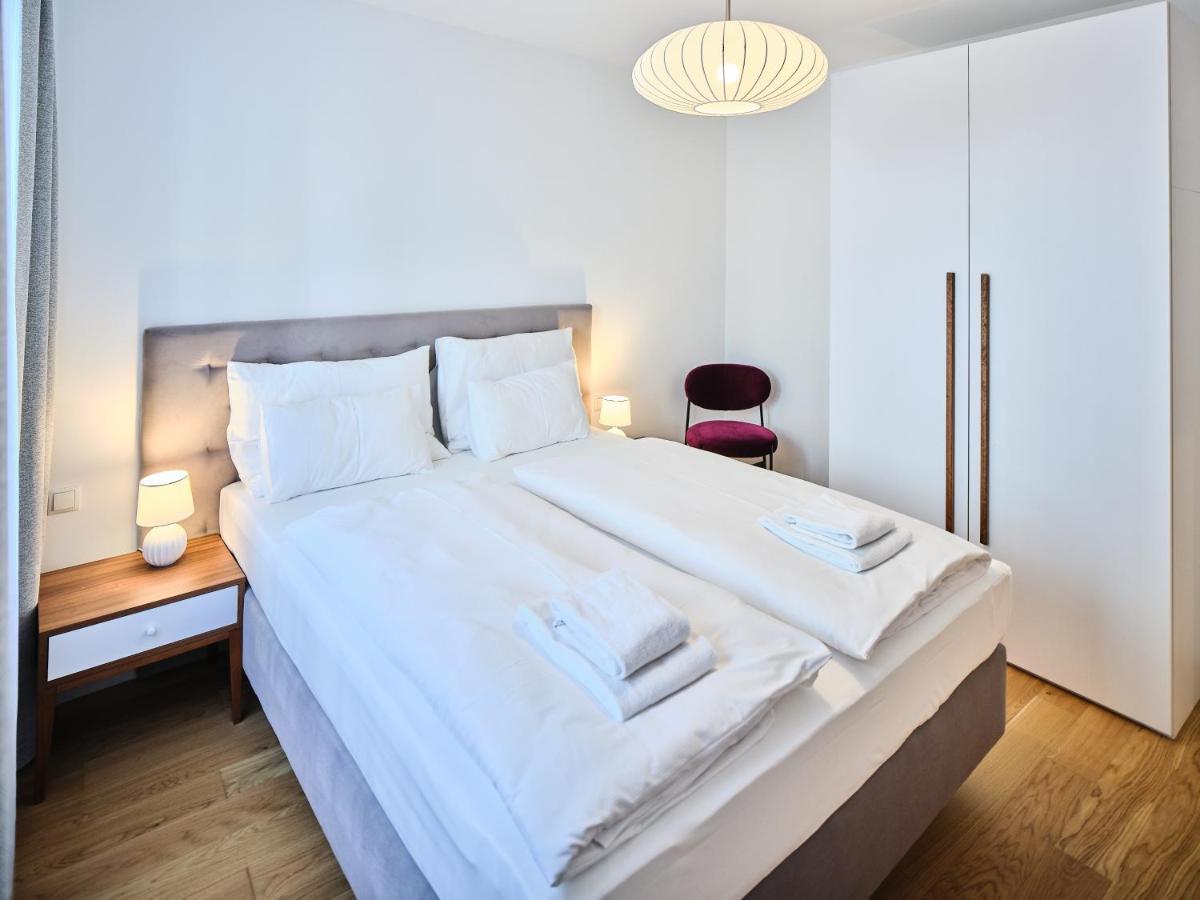 Myfavorit Apartments - Spacious Apartments Next To Puplic Transport U1 Direct Connection To Citycenter Vienna Exterior photo
