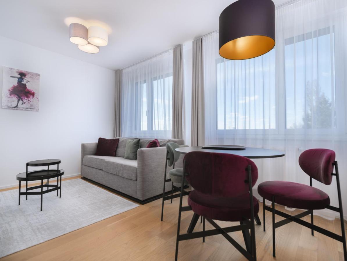Myfavorit Apartments - Spacious Apartments Next To Puplic Transport U1 Direct Connection To Citycenter Vienna Exterior photo