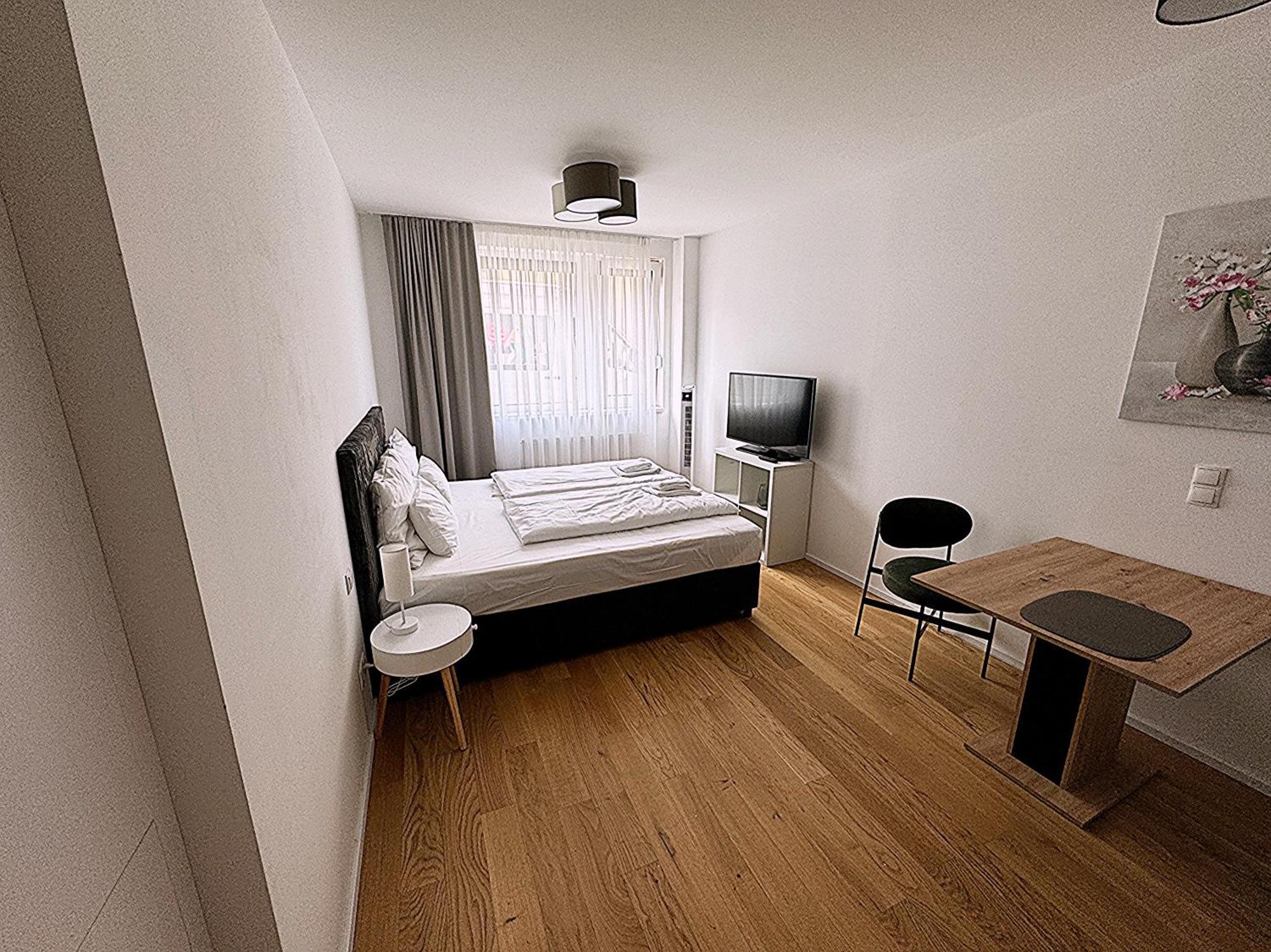 Myfavorit Apartments - Spacious Apartments Next To Puplic Transport U1 Direct Connection To Citycenter Vienna Exterior photo